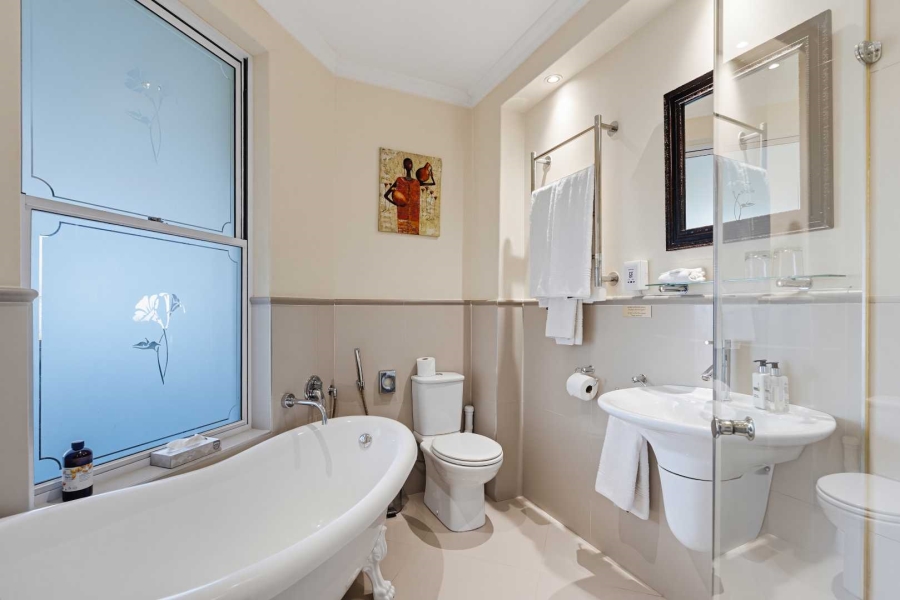 14 Bedroom Property for Sale in Oranjezicht Western Cape
